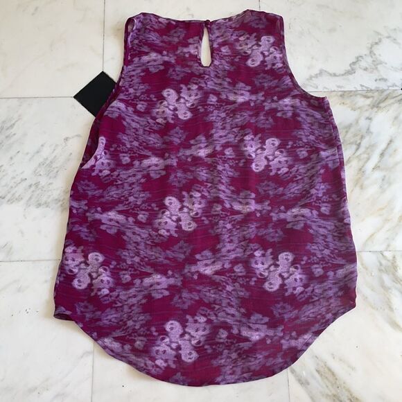 Juicy Couture Sliver Studded Purple Abstract Flowy Tank Top - Picture 6 of 7